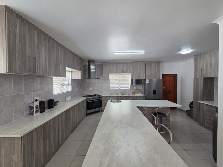 4 Bedroom Property for Sale in Harbour Lights Western Cape